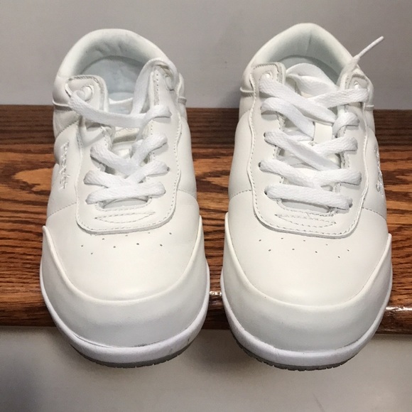 Propet Shoes - Propet white athletic shoe 7 1/2 M; worn 1-2 times